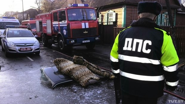 В Минске мужчина порезал жену и двоих детей и пытался скрыться. Его Audi A8 на огромной скорости протаранила 5 авто: погибли 2 человека